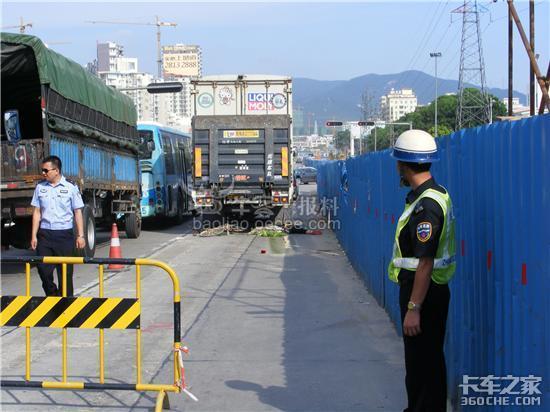 M5公路双向关闭，一名女子被卡车撞死