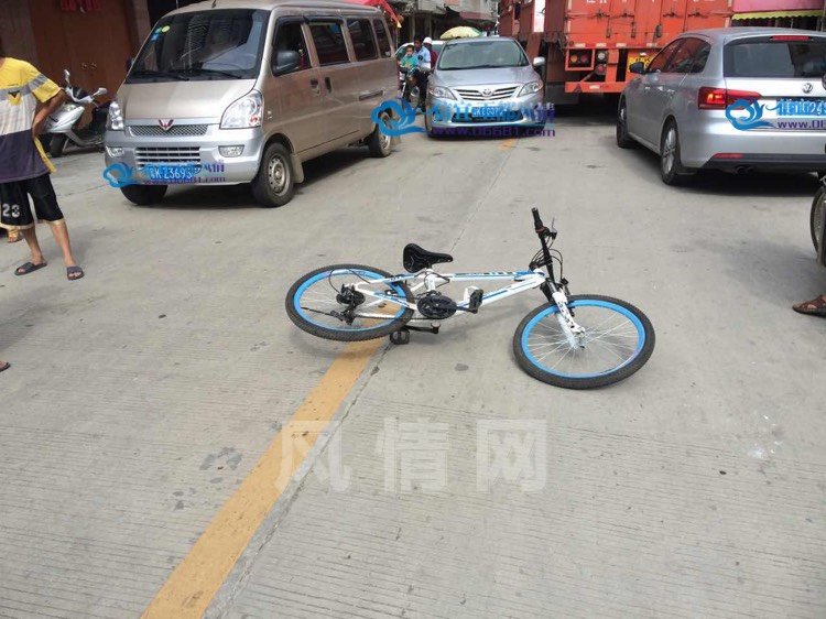 斯托克吉福德车祸：一名14岁的学生在骑自行车时被车撞死
