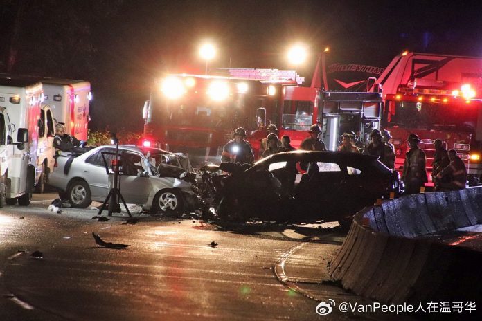 M6交通地狱，主要撞车事故引发了两英里长的汽车排队和交通混乱