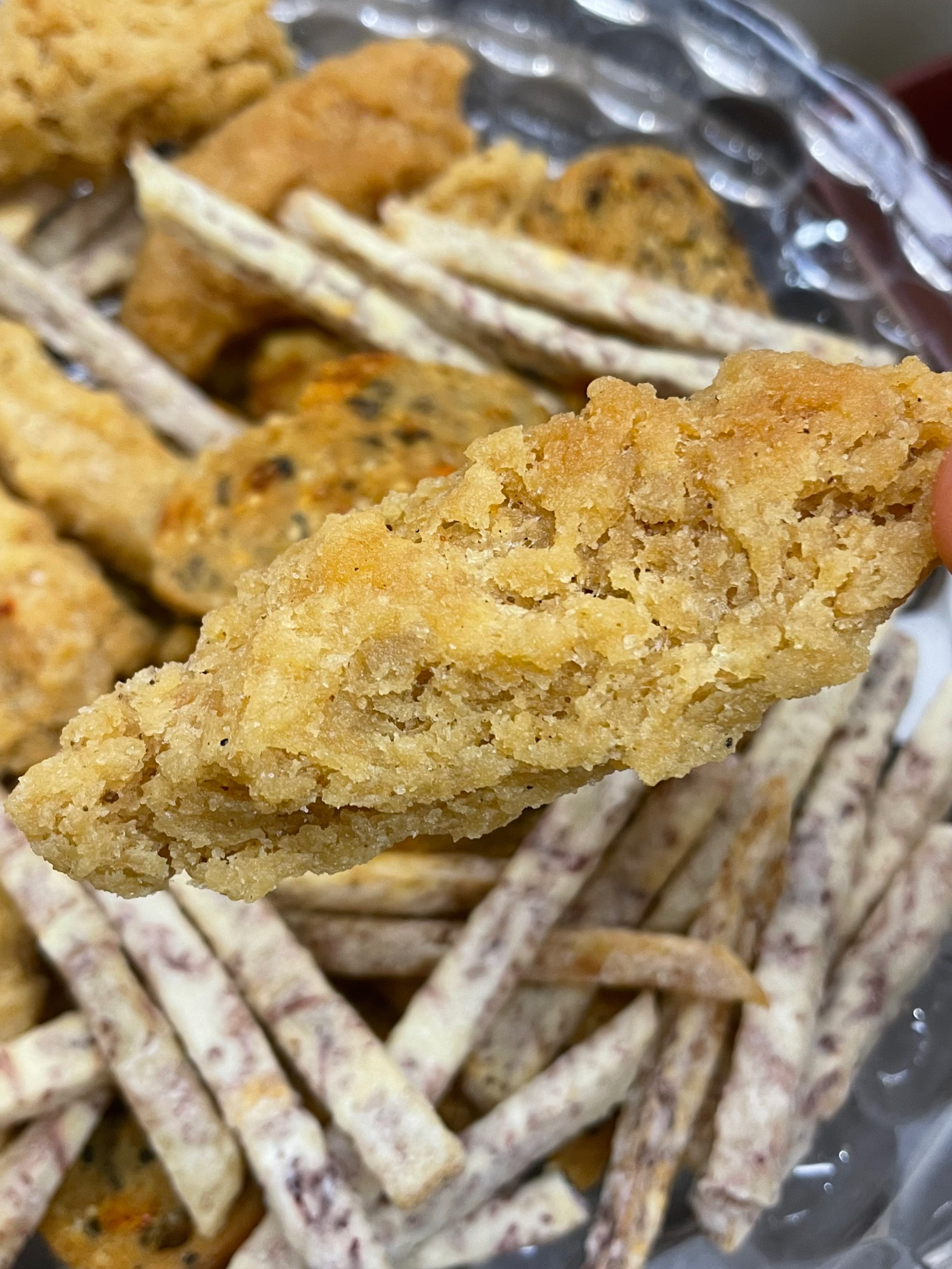 美食博主称，添加一种不寻常的成分会让烤肉变得“特别脆”