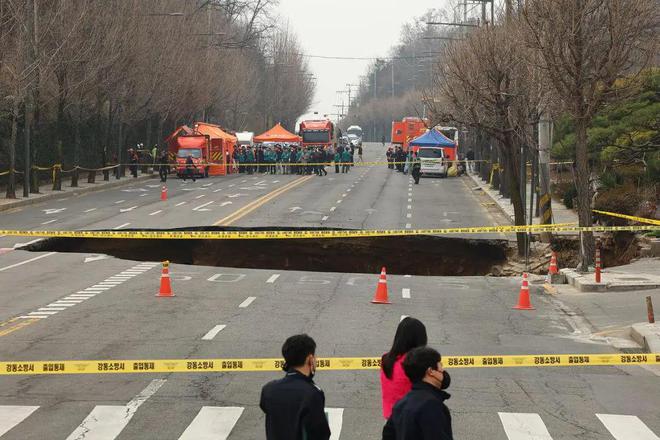 消失在首尔巨大地陷中的摩托车手被发现死亡