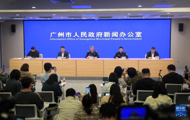 突发新闻：亚历克斯·惠特尔去世：为BBC系列电视剧创作灵感的标志性作家去世，享年62岁